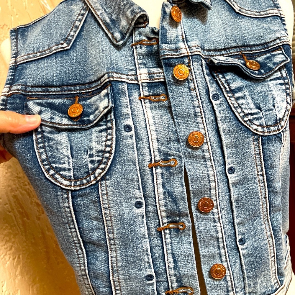 Chiqle Denim Architect Bleached Denim
Vest Size Small